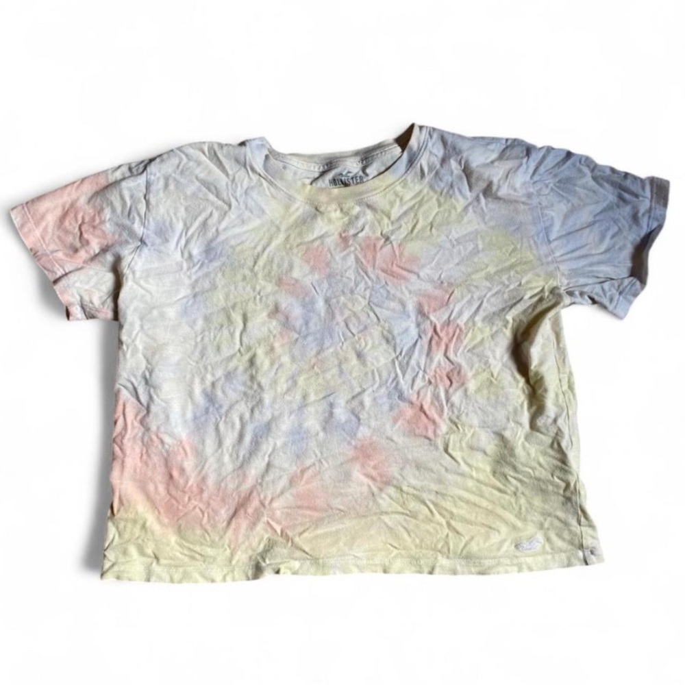 Hollister women’s crop tee in size Medium